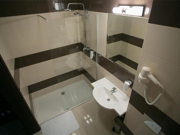 Hotel Luxor : photo 3 de la chambre chambre double