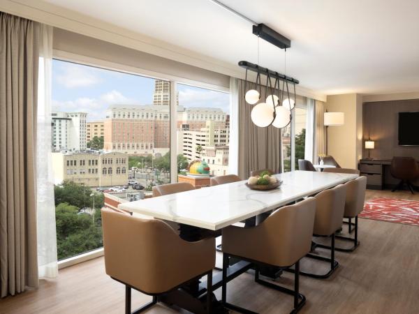 Hyatt Regency San Antonio Riverwalk : photo 6 de la chambre suite