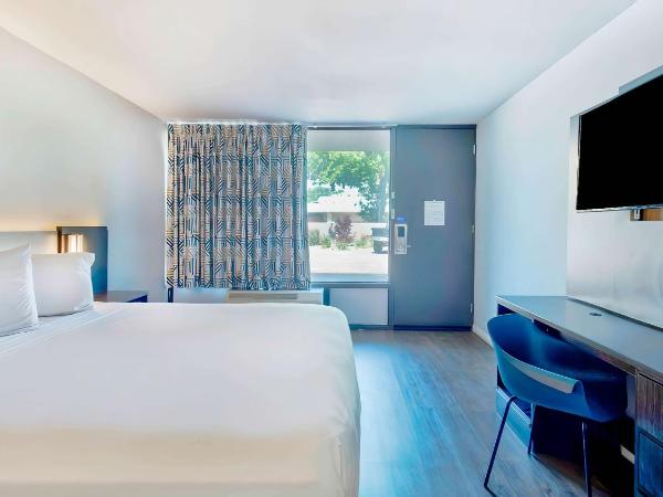 Motel 6 Louisville, Ky- Airport/ Fair Expo : photo 1 de la chambre chambre lit king-size - non-fumeurs