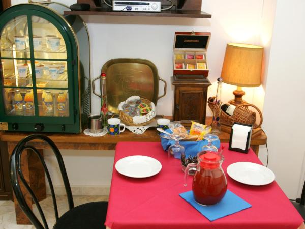 Hotel Eden : photo 4 de la chambre petite chambre simple