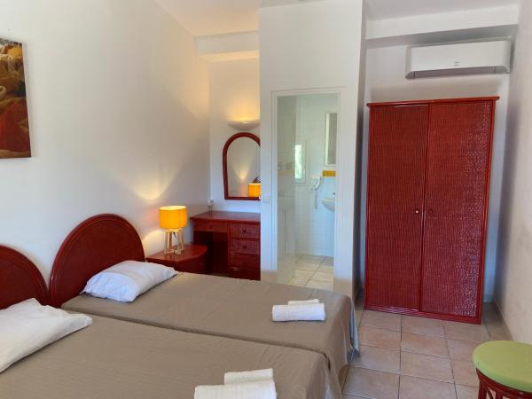 Les Lodges de la Plage U Dragulinu : photo 4 de la chambre chambre double - vue sur mer