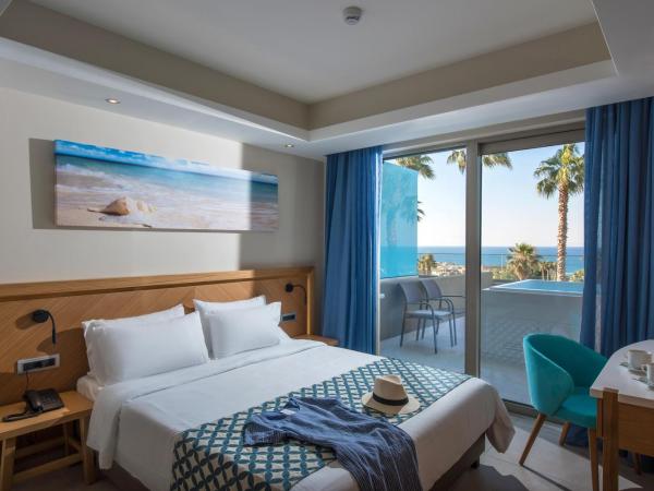 Royal & Imperial Belvedere Resort : photo 1 de la chambre suite avec jacuzzi - vue sur mer