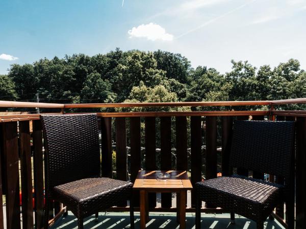 Hotel Ködmön : photo 1 de la chambre chambre double ou lits jumeaux avec balcon