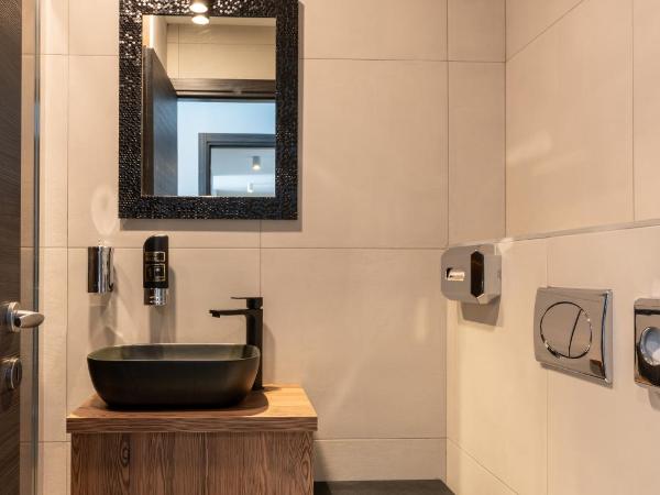 ECHO Boutique Rooms : photo 1 de la chambre chambre double deluxe avec lit d'appoint