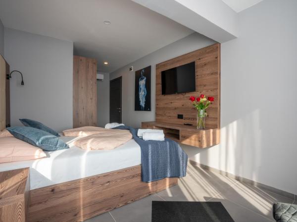 ECHO Boutique Rooms : photo 2 de la chambre chambre double deluxe avec lit d'appoint