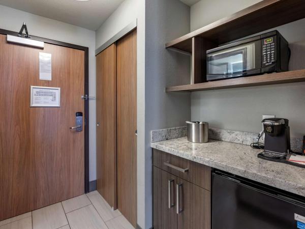 Best Western Plus Las Vegas West : photo 4 de la chambre suite lit king-size