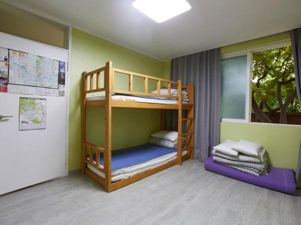 Hans House : photo 4 de la chambre chambre familiale avec salle de bains