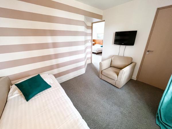 Hotel Restaurant Spa du Tumulus Carnac : photo 3 de la chambre chambre familiale