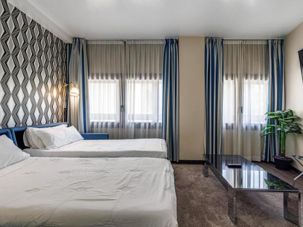 Hotel Ronda Lesseps : photo 3 de la chambre chambre familiale de luxe 