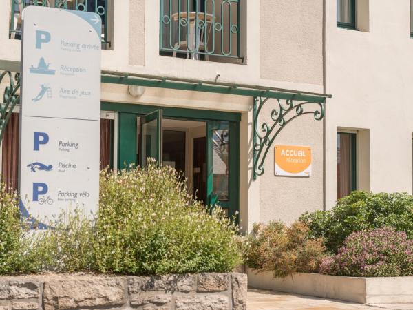 Résidence Pierre & Vacances Ty Mat : photo 9 de la chambre studio standard avec coin nuit dans alcôve et terrasse ou balcon (4 personnes)