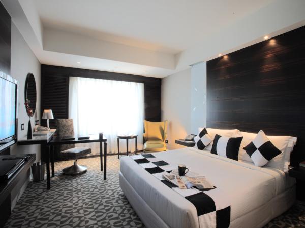 The Golkonda Hotel : photo 1 de la chambre klub room with happy hours 11 am to 11 pm, buy two get one free on select beverages (hard liquor only), applicable in room service and bar from 11 am to 11 pm