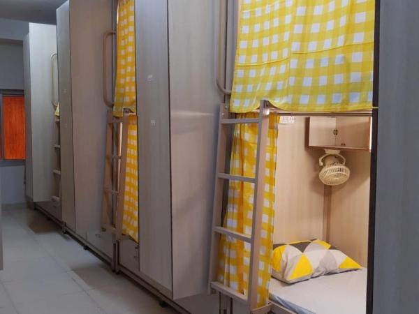 Abuzz OxfordCaps, Genome Valley Hyderabad : photo 6 de la chambre lits superposés dans dortoir masculin