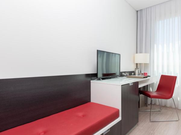 Axor Feria : photo 1 de la chambre chambre double avec navette aéroport gratuite