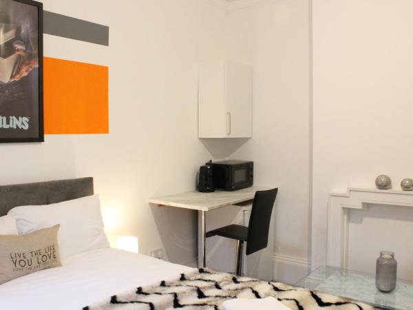 St Peter's Shared House : photo 5 de la chambre chambre double avec salle de bains commune