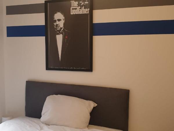 St Peter's Shared House : photo 10 de la chambre chambre double avec salle de bains commune