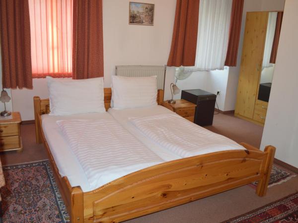 Pension Walzerstadt : photo 8 de la chambre chambre double