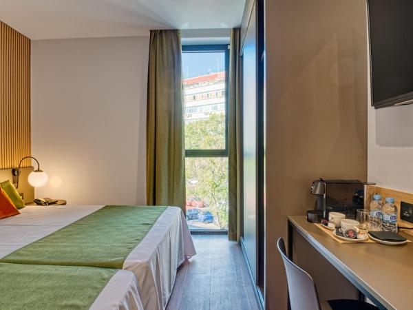 DWO Colours Alcalá : photo 1 de la chambre chambre double (1 adulte et 1 enfant)