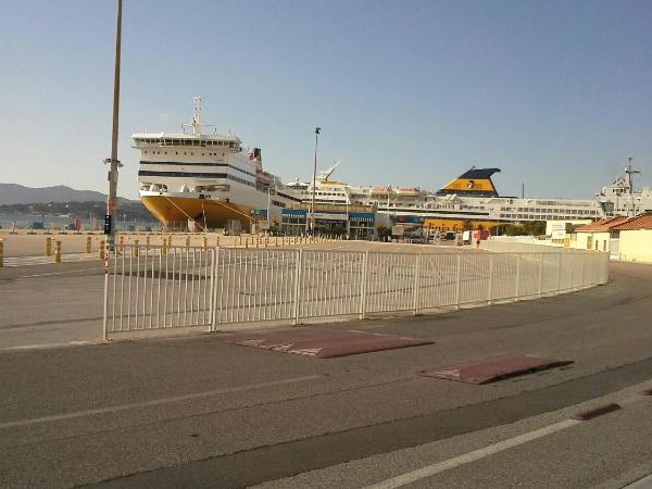 Chambre d'hôtes à 100m des plages avec garage : photo 1 de la chambre chambre double avec salle de bains privative