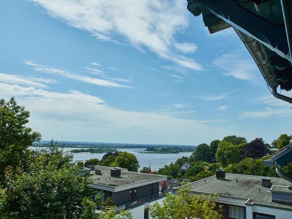 Das Elbcottage - Remise am Süllberg - Boarding House : photo 1 de la chambre suite - vue sur rivière