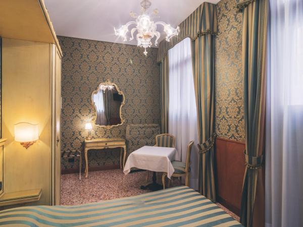 Hotel Al Malcanton : photo 8 de la chambre chambre double ou lits jumeaux standard