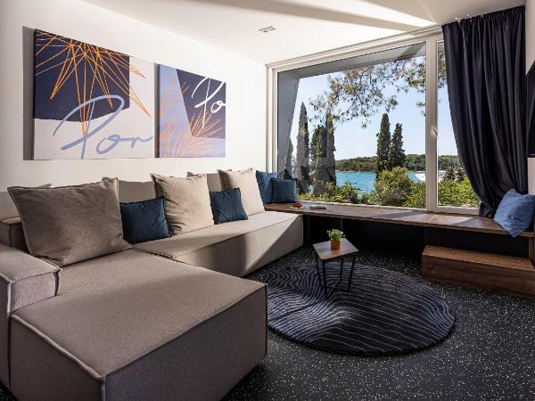 Porton Nature Hideouts : photo 10 de la chambre maison de vacances familiale 2 modules avec piscine