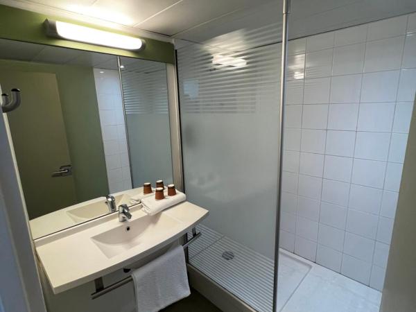 Ibis Budget Marseille Est Porte d'Aubagne : photo 9 de la chambre chambre standard