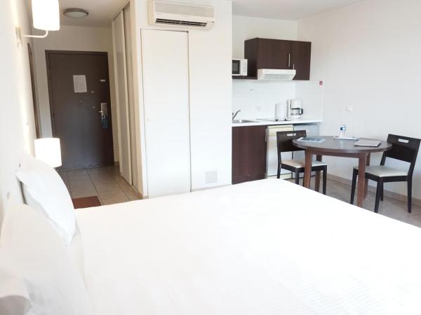 Zenitude Hôtel-Résidences Toulon Six Fours : photo 1 de la chambre studio standard