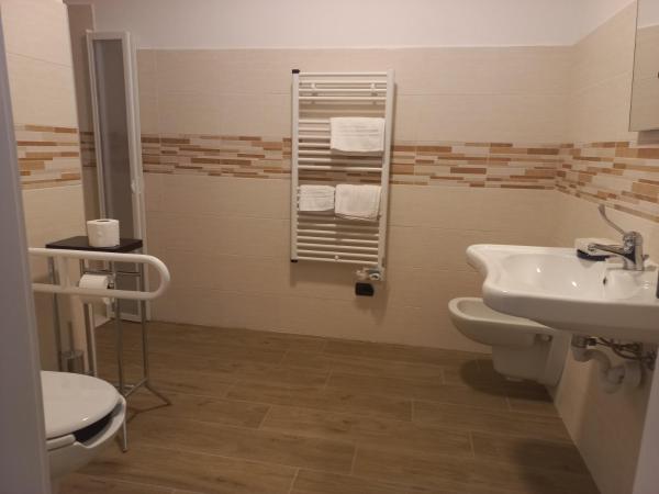 Gardafarm agriturismo : photo 6 de la chambre chambre double ou lits jumeaux