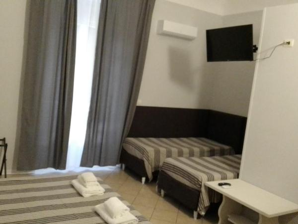 Hotel Trieste : photo 4 de la chambre chambre quadruple confort