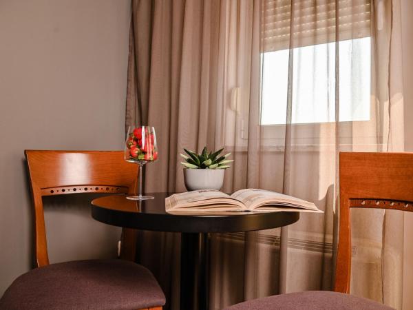 Hotel Laurus - Liburnia : photo 2 de la chambre chambre double standard - vue sur mer
