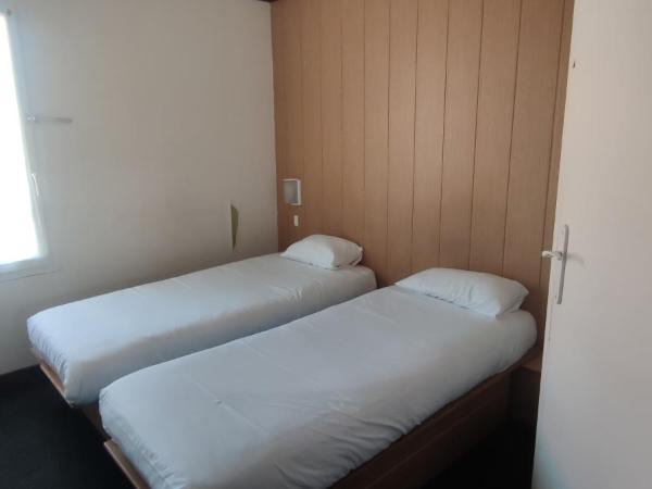 Fasthotel Laval : photo 1 de la chambre chambre lits jumeaux