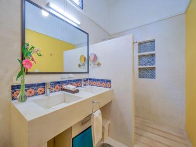 Casa 411 : photo 5 de la chambre chambre lit queen-size - vue sur piscine