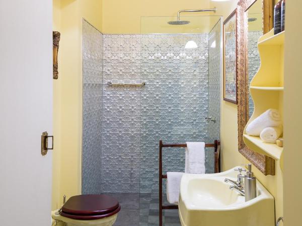 The Corinda Collection : photo 3 de la chambre chambre double de luxe avec douche - samuel crispl