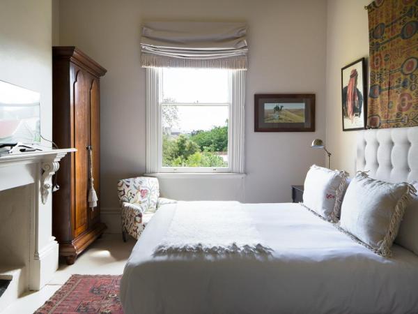 The Corinda Collection : photo 1 de la chambre chambre double de luxe avec douche - samuel crispl