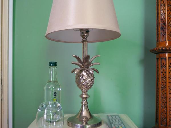 Grosvenor Villa : photo 7 de la chambre chambre double avec salle de bains privative