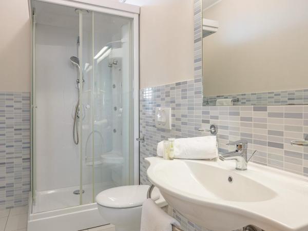 Residence Superior Del Mar : photo 9 de la chambre two-bedroom apartment with balcony and sea view (6 people)