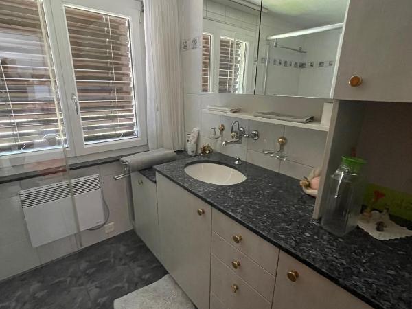 Silvia's Bed und Breakfast in Luzern : photo 5 de la chambre chambre double - vue sur montagne