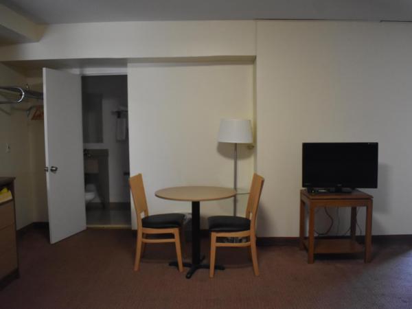 South Hills Motel : photo 4 de la chambre chambre double avec 2 lits doubles - non-fumeurs