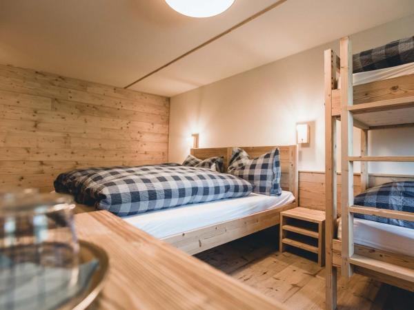 Alpenblick Bergrestaurant & Hotel : photo 4 de la chambre chambre quadruple