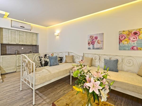 Princess Irini Sea Front ApartHotel : photo 6 de la chambre appartement 1 chambre de luxe - vue latérale sur mer