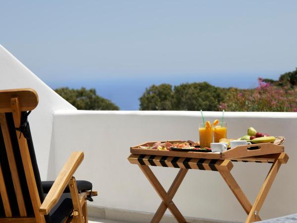 Kalisti Hotel & Suites : photo 10 de la chambre suite royale kalisti avec jacuzzi privé - vue sur mer - dernier Étage