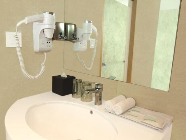 Holiday Inn Express Jakarta International Expo, an IHG Hotel : photo 9 de la chambre chambre supérieure lits jumeaux