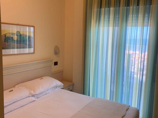 Hotel Zeus : photo 1 de la chambre petite chambre double