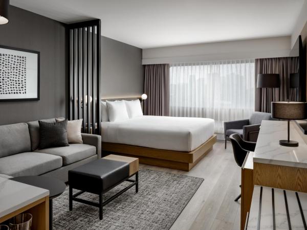 Hyatt Place Montreal - Downtown : photo 1 de la chambre chambre lit king-size avec canapé-lit