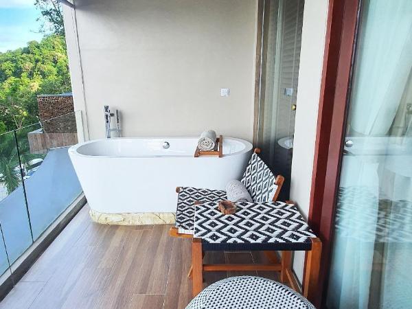 Sinae Phuket - SHA Extra Plus : photo 8 de la chambre villa studio lit king-size océan avec piscine privée