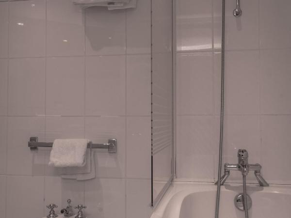 Grand Hotel De La Reine - Place Stanislas : photo 3 de la chambre chambre double classique avec vue sur la cour