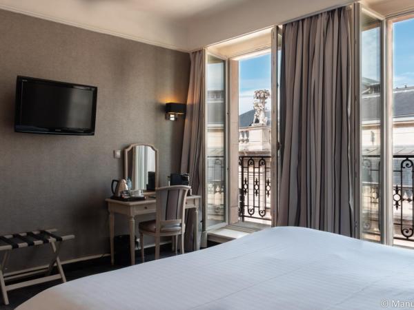 Grand Hotel De La Reine - Place Stanislas : photo 3 de la chambre chambre double supérieure - vue latérale sur rue