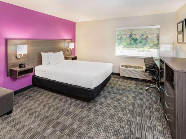 La Quinta by Wyndham Houston Southwest : photo 1 de la chambre chambre lit king-size