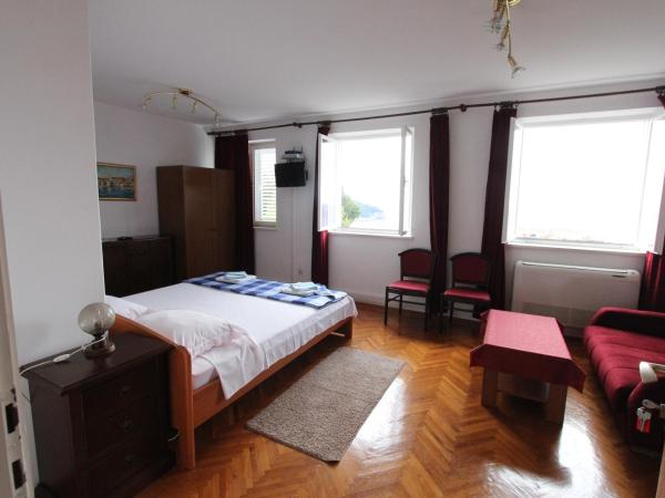 Rooms Vjera : photo 5 de la chambre chambre double avec salle de bains privative extérieure