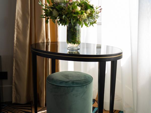 Le 1932 Hotel & Spa Cap d'Antibes - MGallery : photo 4 de la chambre chambre double supérieure avec balcon - vue sur mer